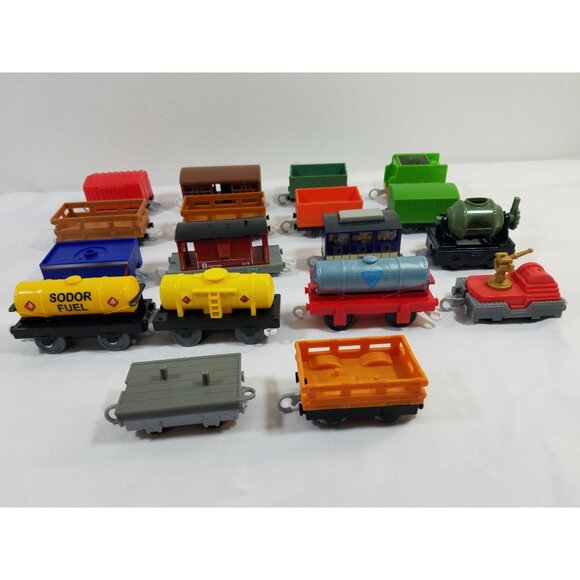 Thomas Trackmaster Train Cars Cargo Mixed Lot 18 replacements Sodor Brake Fuel - Picture 14 of 15